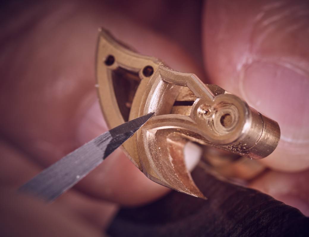 Manufacture Romain Gauthier hand-finishing and decoration 1