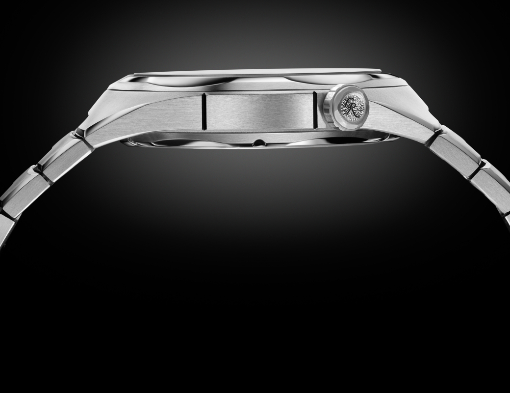 C by Romain Gauthier Titanium Edition Bracelet Lumen dial